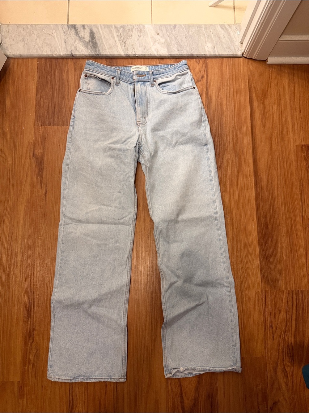 WOMENS ABECROMBIE 90s RELAXED HIGH RISE JEAN